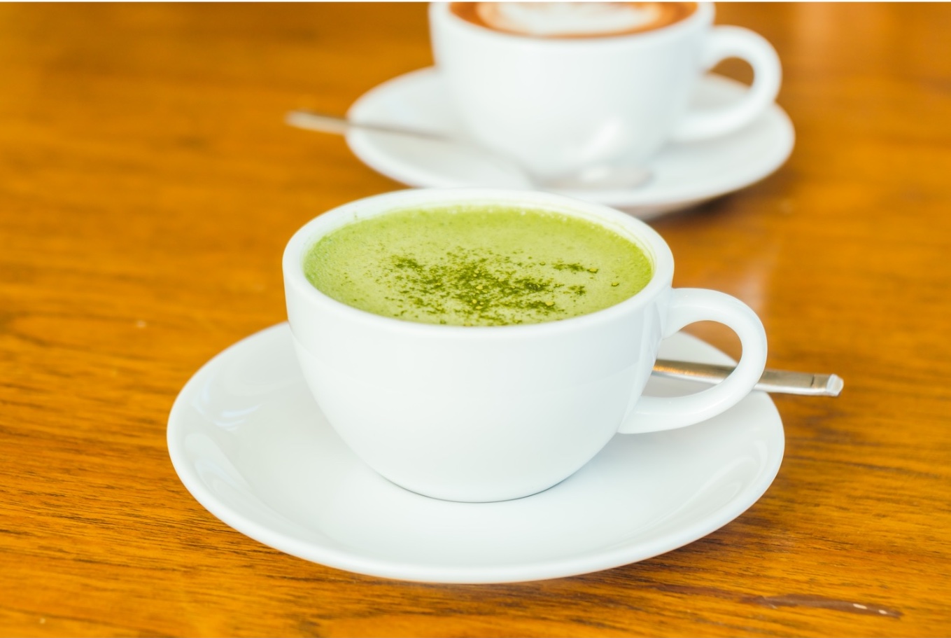 Matcha vs. káva: zdravé nápoje plné antioxidantů