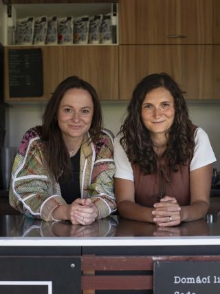 Jsme on-line a máme radost! Spouštíme zkušební provoz našeho E-shopu 🥰❤️ Těšíme se na vaše objednávky. Niky a Ráďa ✌️...