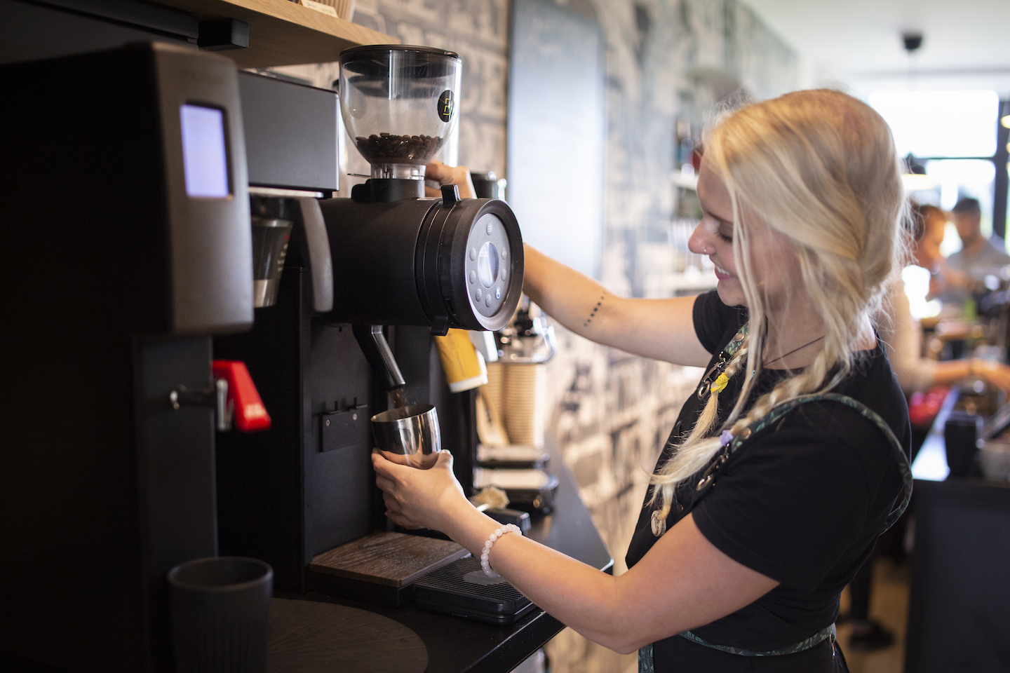 Jak nastavit hrubost mletí kávy v kávovaru