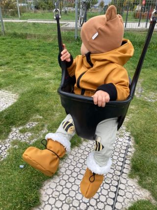 Ráno děti oblíkáš skoro jak na Sibiř…🥶 a odpoledne už běhají jen v mikině se sluníčkem ve tváři. ☀️ Takové to období, kdy...