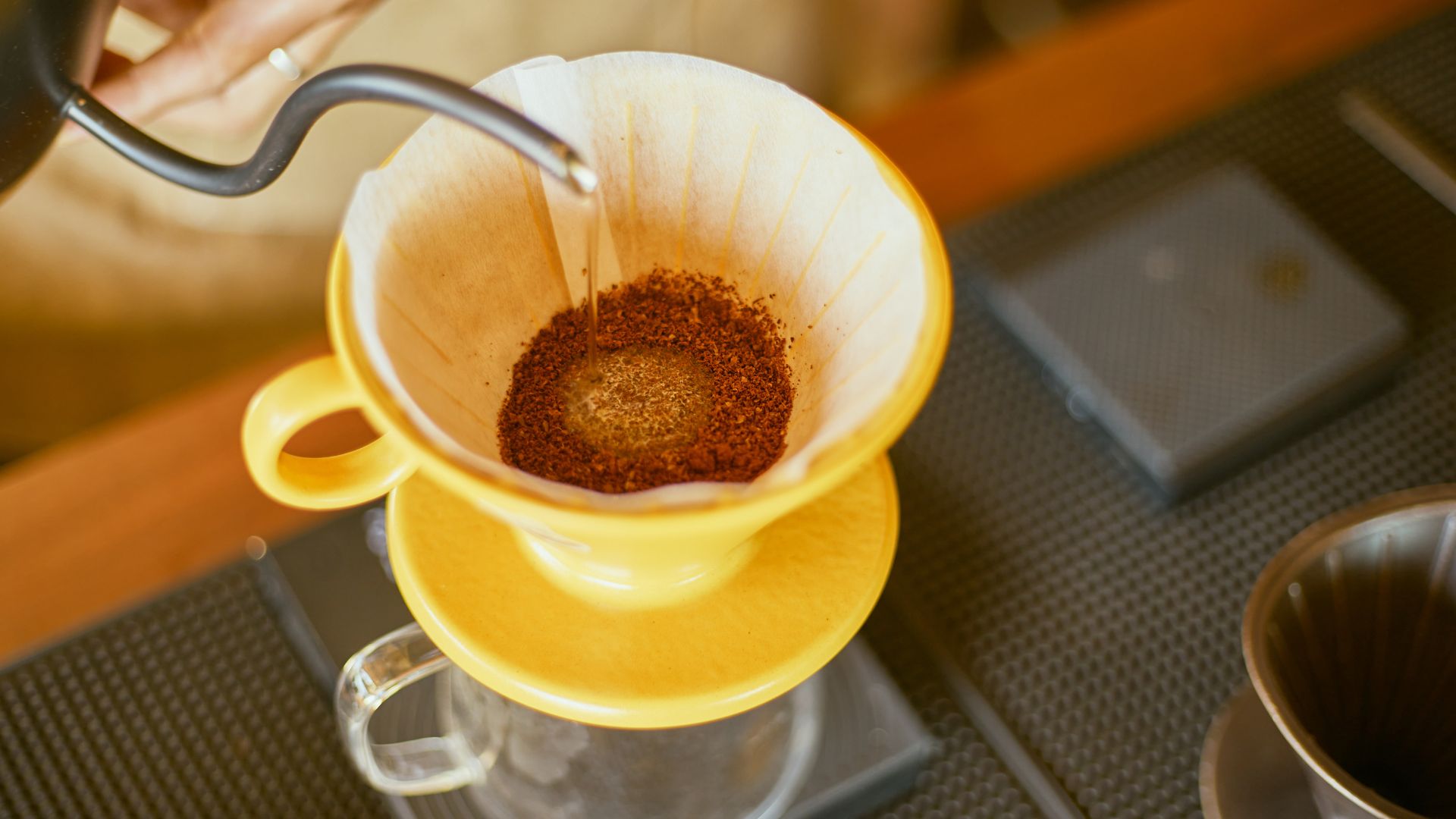 Dripper (Hario V60): jemná a čistá chuť kávy