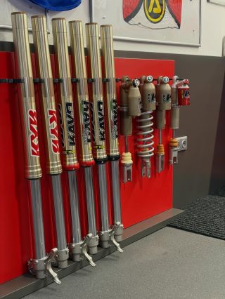 Příprava na sezónu v plném proudu 🔥 Potřebuješ dát tlumiče, motor nebo celou motorku dohromady? Ozvi se a domluvíme termín...