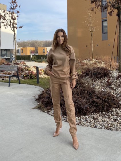 Sleek tracksuit Camel