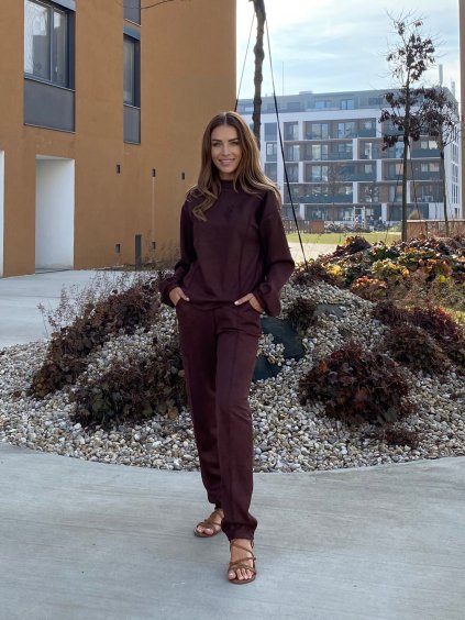 Sleek tracksuit Brown