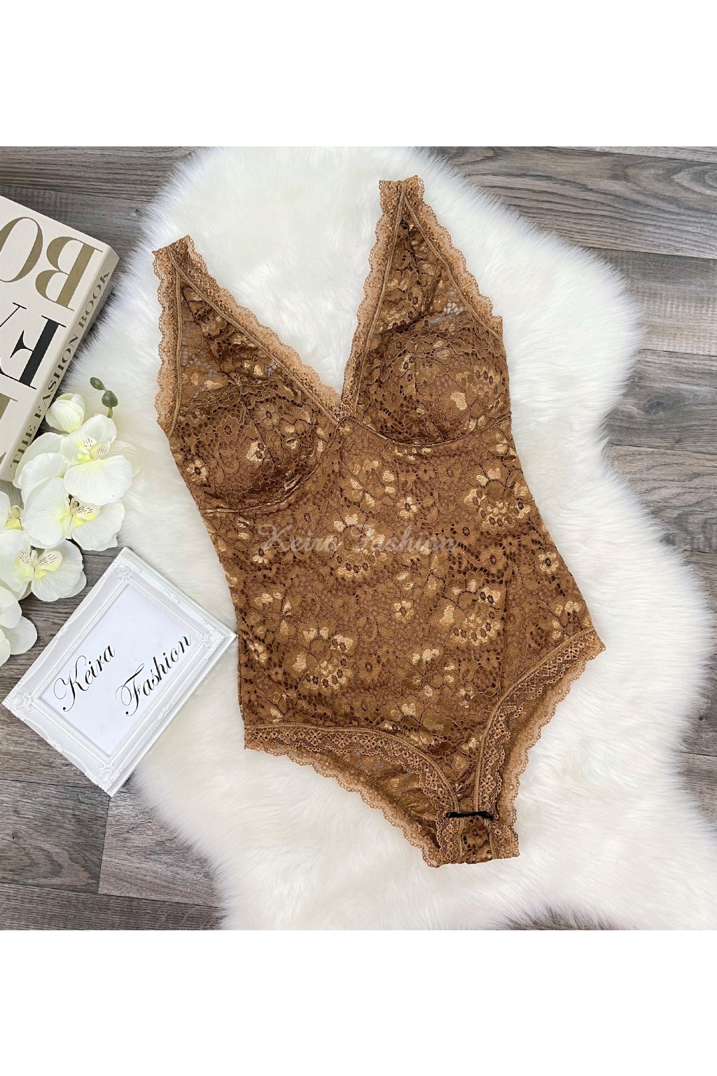 hnedé čipkované body