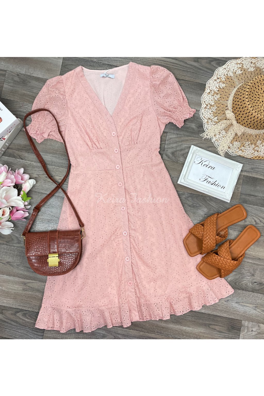 ružové perforované šaty madeira