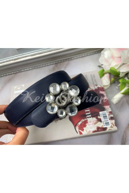 tmavomodrý opasok s kamienkami