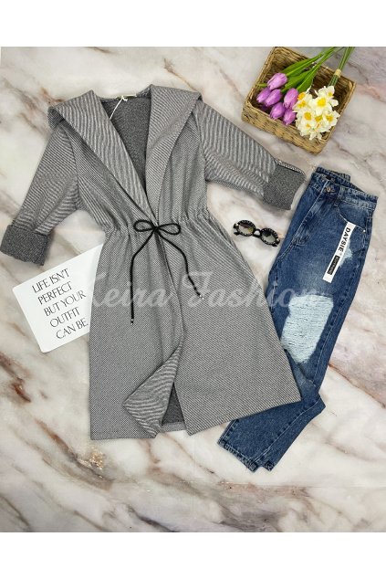 sivý kabát na viazanie s kapucňou