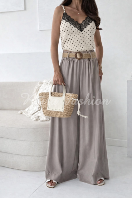 bodkovaná blúzka s čipkou