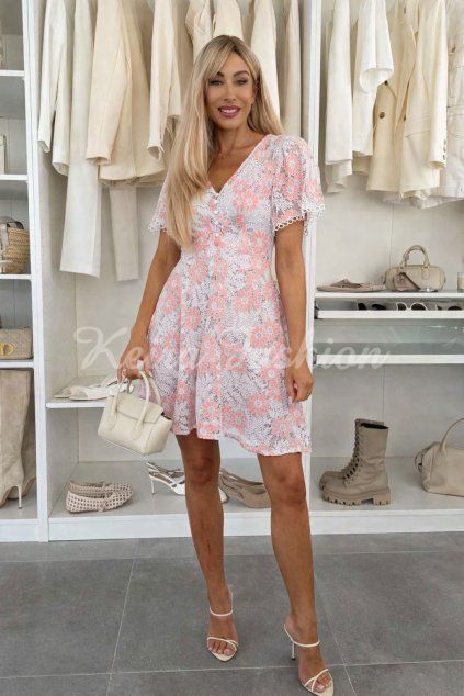 čipkované šaty s kvetmi