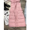 ružová zimná vesta s kapucňou