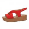 červené sandále na platforme