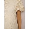 čipkované krémové šaty s puf rkávmi
