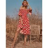 červené bodkované šaty