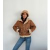 Dámska hnedá aviator bunda s béžovým kožúškom a zipsami