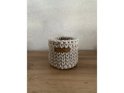 Háčkovaný košík 10 x 10 cm