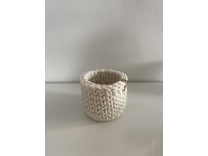 Háčkovaný košík 10 x 10 cm