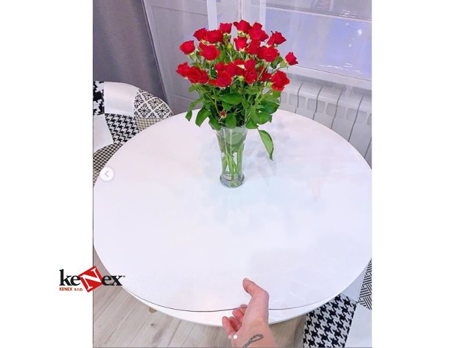 ubrus na kulaty stul z mekkeho skla pr 103 cm 1