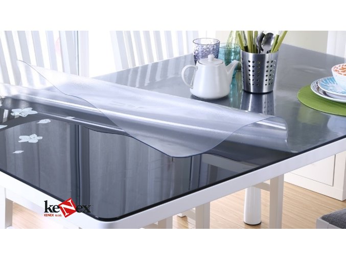 ubrus na stul z mekkeho skla 104 5x67cm