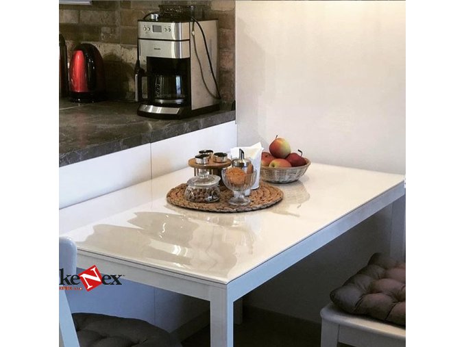 ubrus na stul z mekkeho skla 50x110 cm