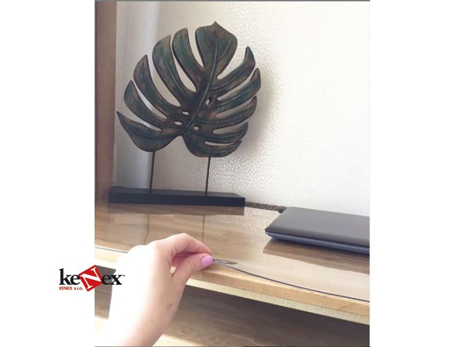 ubrus na stul z mekkeho skla 80x46 cm