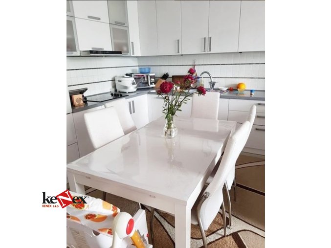 ubrus na stul z mekkeho skla 81 5x161cm