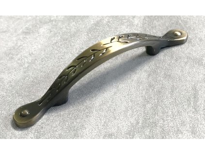 Rustikální nábytková úchytka ERDENZA D103-AB 64mm staromosaz