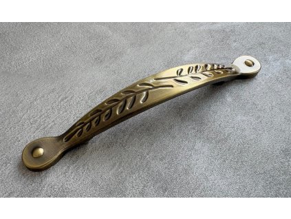 Rustikální nábytková úchytka ERDENZA D103-EAB 96mm mosaz patina