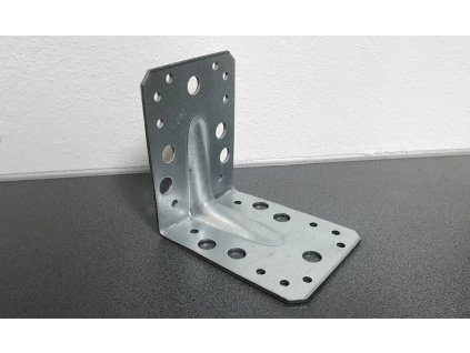 Kovový úhelník U111