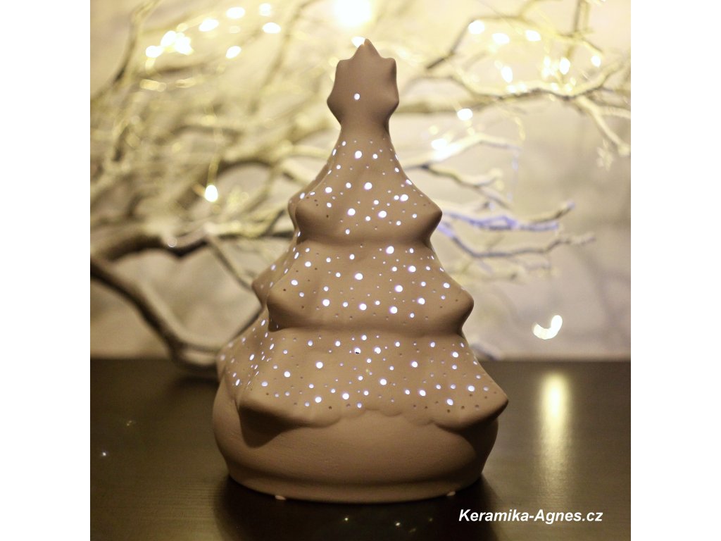 Keramický svícen děrovaný stromek bílý