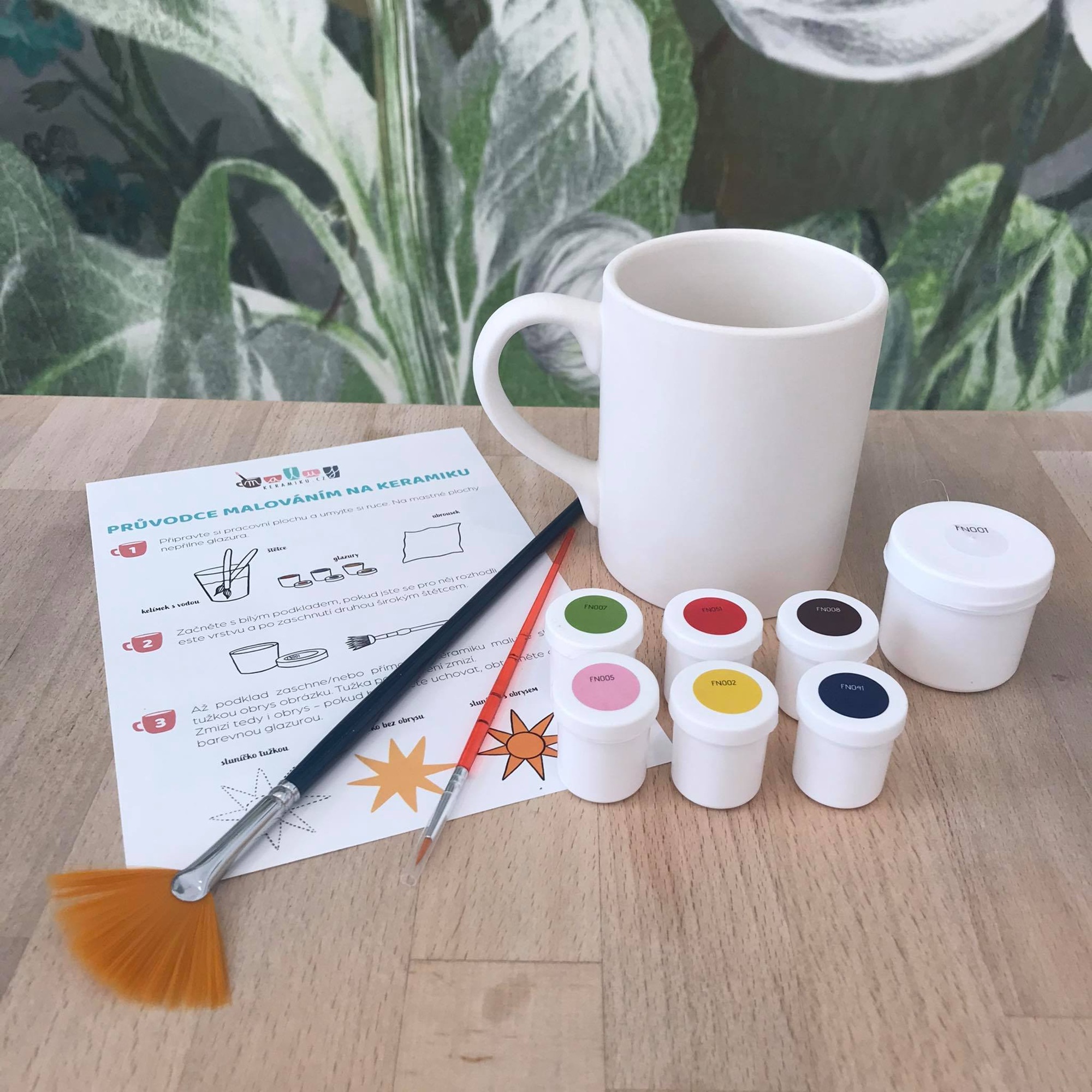 Malování keramiky do kavárny: aktivita, kvůli které si hosté vyberou Váš podnik