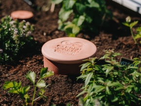 Věž - žížalovač - vermikompostér - worm tower