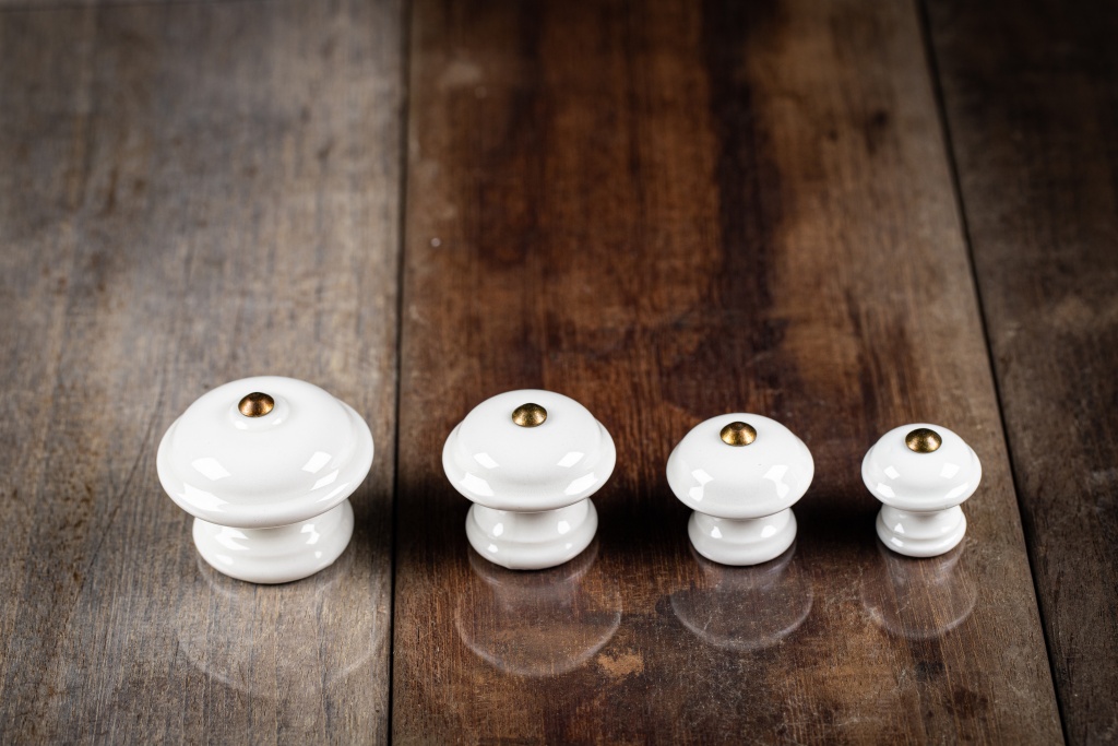 Levně Porcelánová úchytka - smetanová - HLADKÁ Velikost: Malé