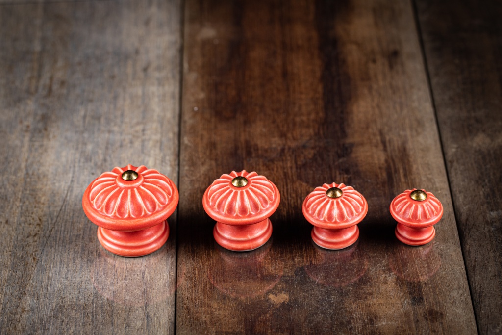 Porcelánová úchytka - červená mat - KOPRETINA Velikost: Mini