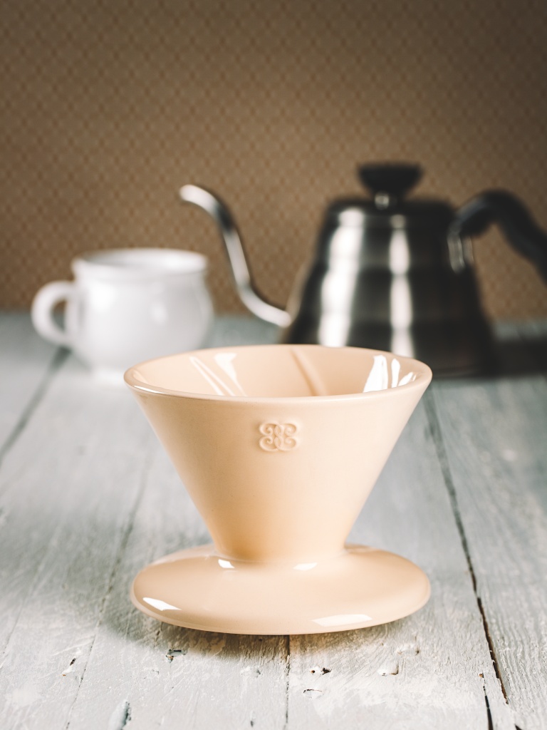 Levně Keramika Vanya Dripper - překapávač na kávu - ecru