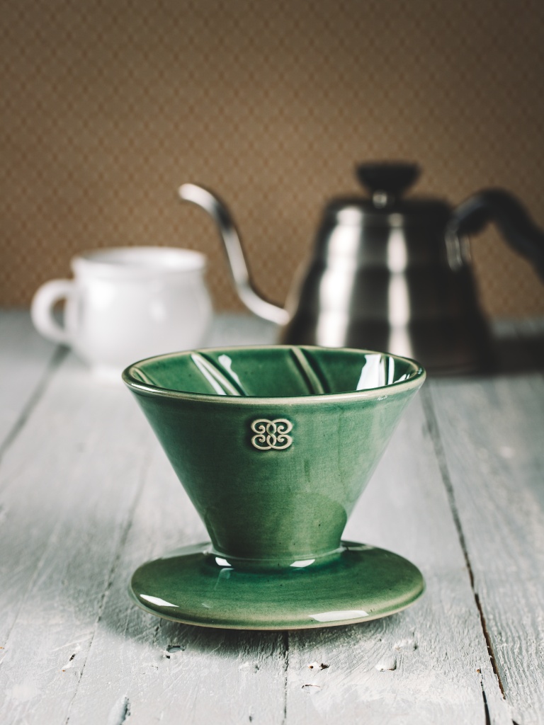 Levně Keramika Vanya Dripper - překapávač na kávu - oliva do šeda
