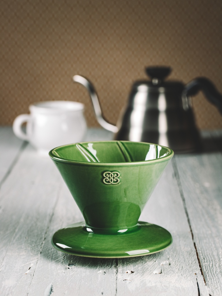 Levně Keramika Vanya Dripper - překapávač na kávu - zelený