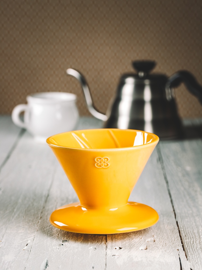Levně Keramika Vanya Dripper - překapávač na kávu - žlutý