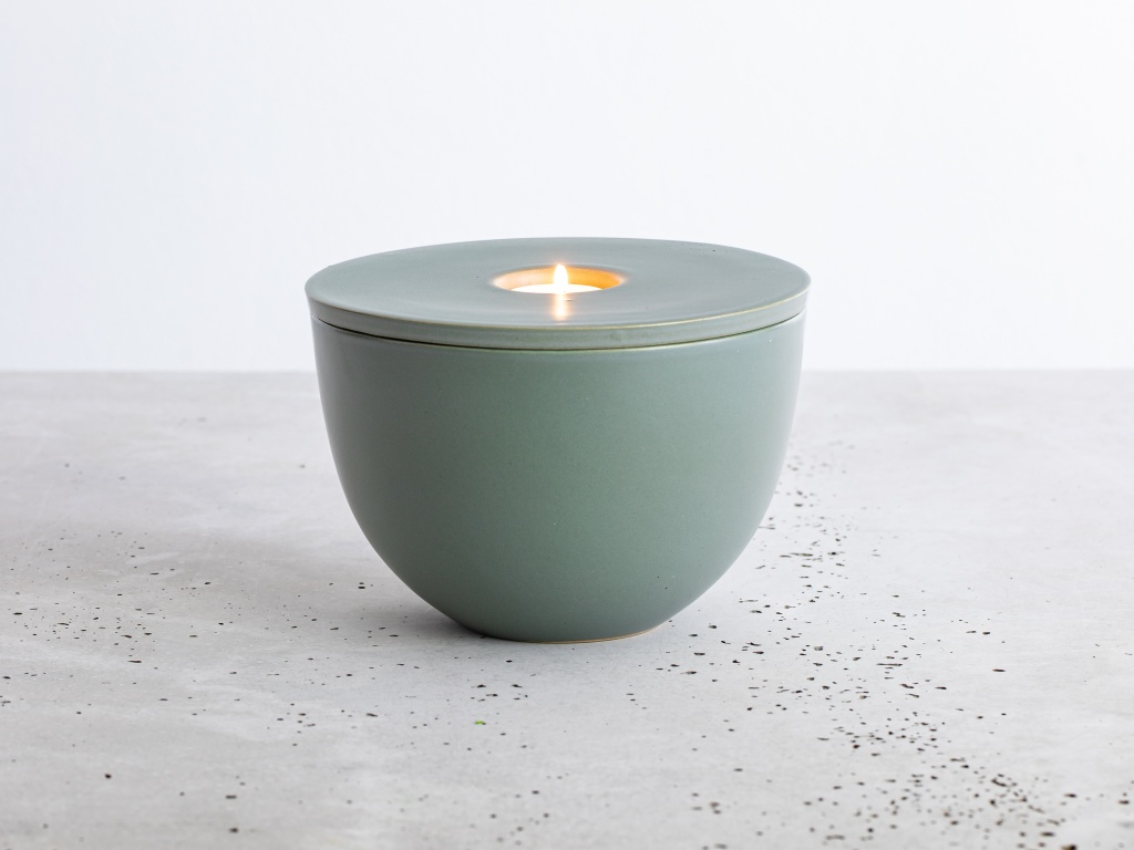 Keramická urna na zvířata Vygravírování textu: Gravírování - jméno, datum narození a úmrtí - víčko