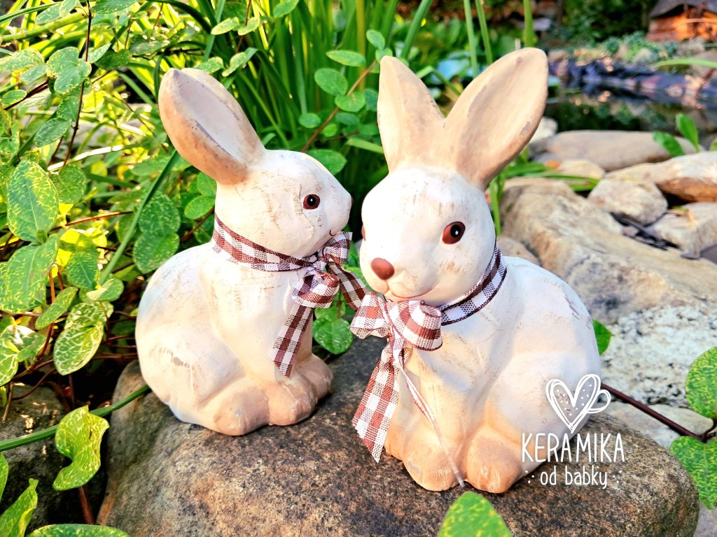 Zajíček s látkovou mašlí