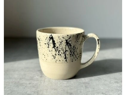 Hrnek - 450-500ml černý