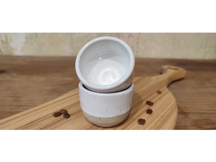 Bílý cup risstreto