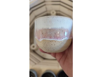 Bílo růžový cup capuccino