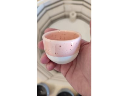Růžový porcelánový cup 100 ml