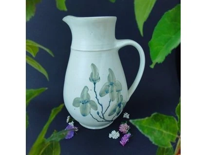 Džbán s magnoliemi