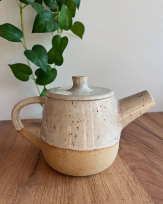 🤍 #točím#keramika#pottery#ceramics #handmade #handmadeceramics#vyrobenovcesku#vyrobenorucne#amacoglazes#botzglazes#olomouc...