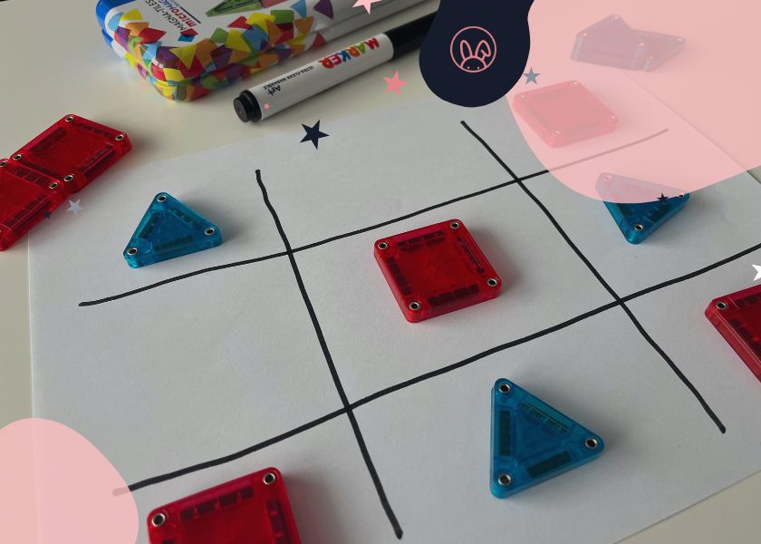 Piškvorky z Magna Tiles dielikov