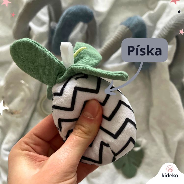 new-baby-špirála-autosedačka-leňochod-detail-hrkálka-píska