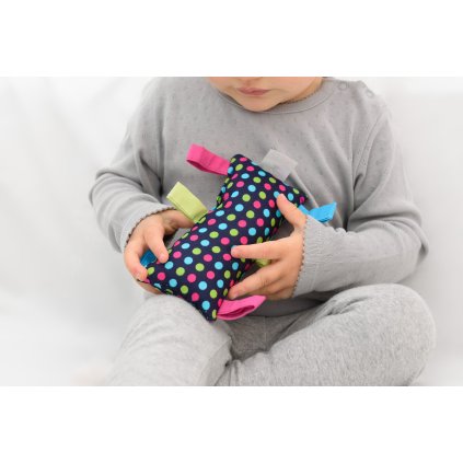 1023 mymoo montessori uchopovy vankusik lentilky