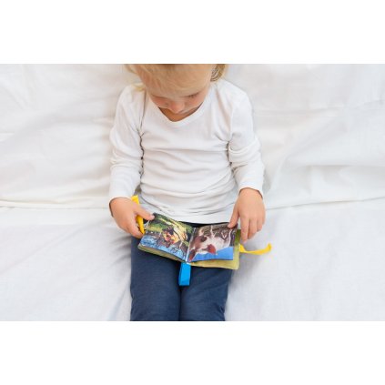 483 mymoo montessori mini soft book modra
